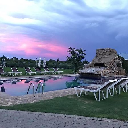 Adansonia Hotel Francistown Exterior foto